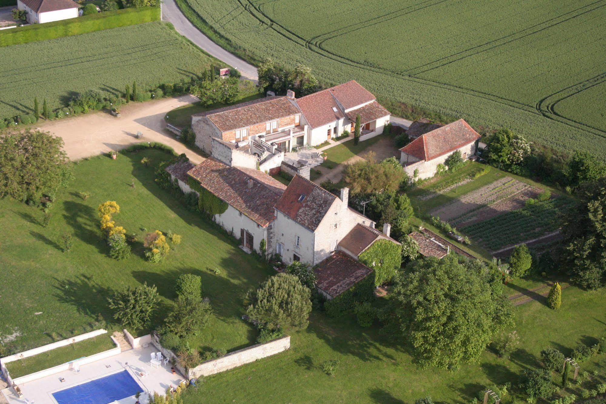 Hotel Le Pigeonnier du Perron, The Originals Relais  Availles-en-Chatellerault Exterior foto